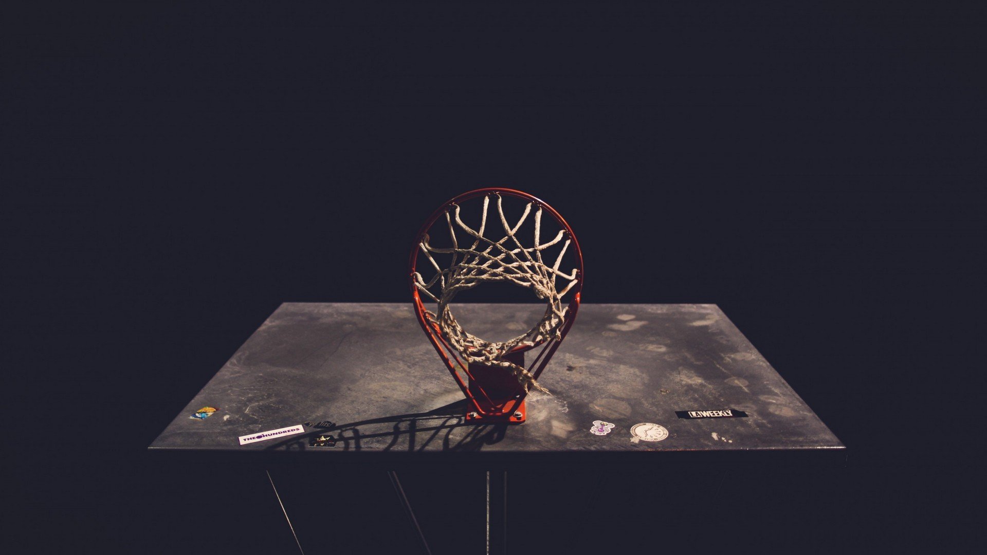 双面剑客，当雷诺的蓝金荣耀遇上维斯塔潘的橙红风暴，一场改写F1权力版图的唯一对决